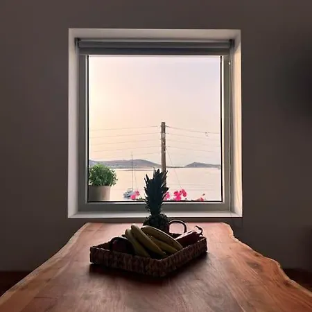 Linardo's Cycladic House ナウサ