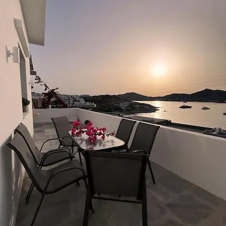Linardo's Cycladic House ナウサ