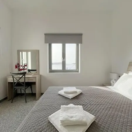 Linardo's Cycladic House