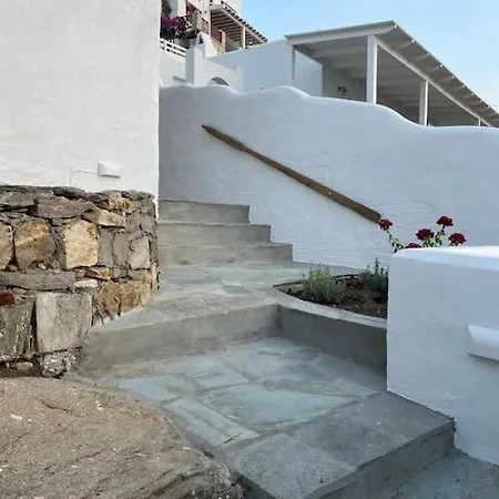 Holiday home Linardo's Cycladic House