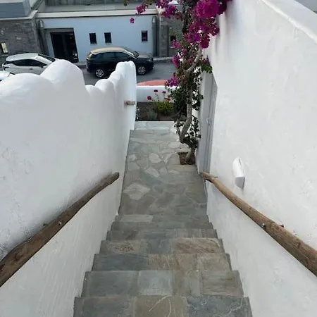 Linardo's Cycladic House