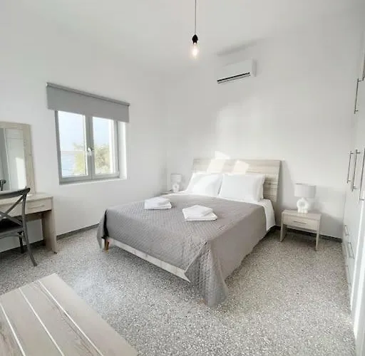 Linardo's Cycladic House ナウサ