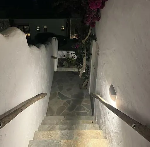 Linardo's Cycladic House ナウサ